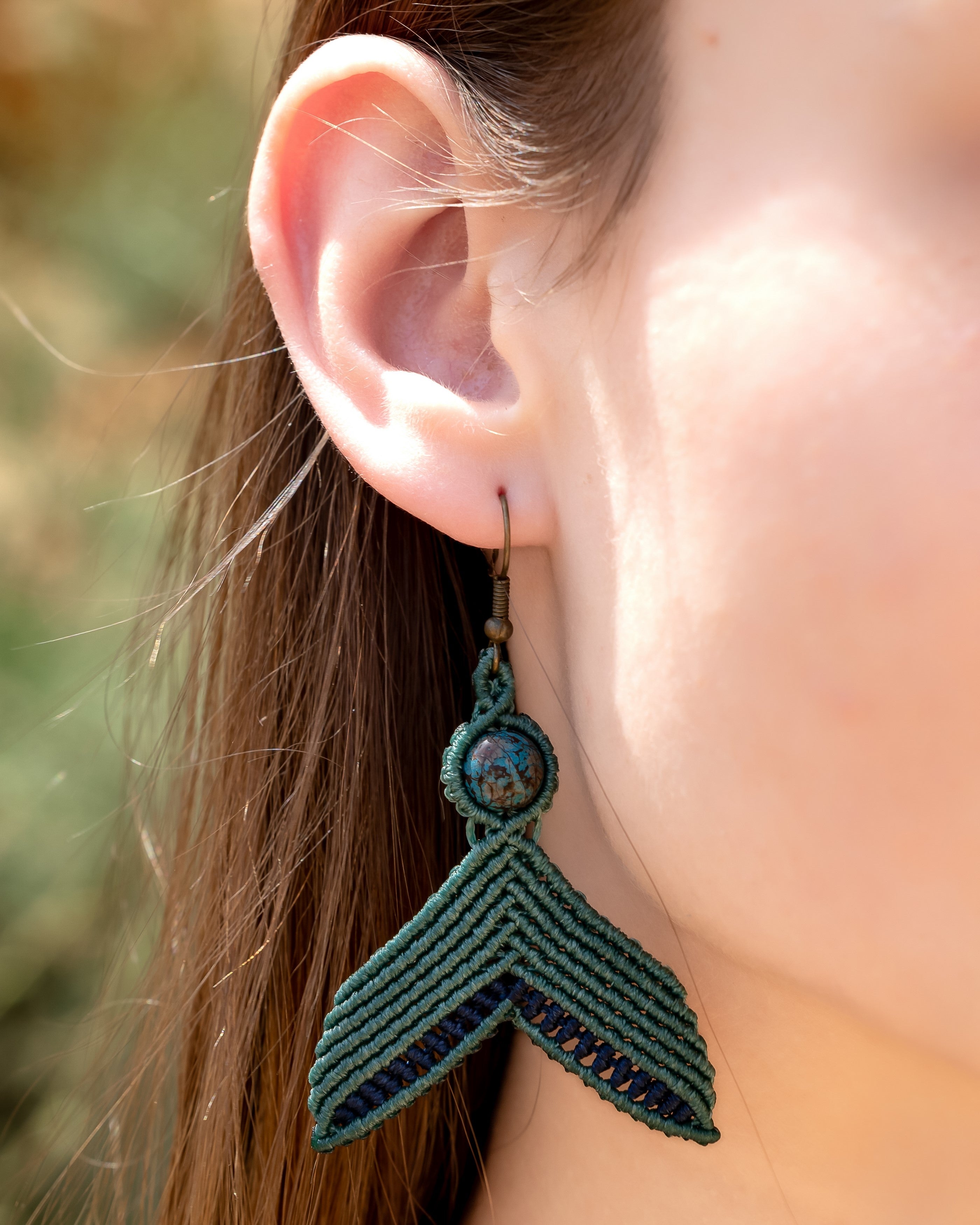 Whale tale macrame earrings